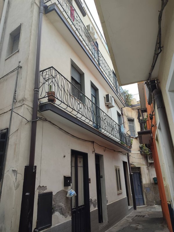 casa indipendente in vendita a Paternò in zona Centro Storico