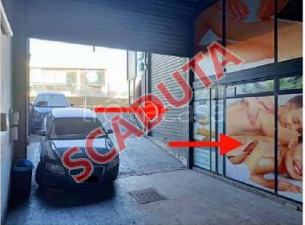 locale commerciale in vendita a Paternò