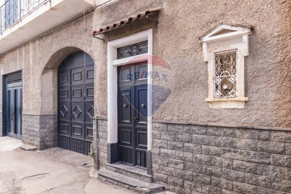 appartamento in vendita a Paternò in zona Centro Storico