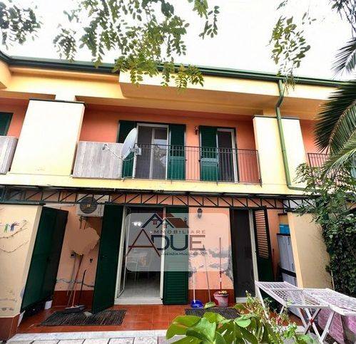 casa indipendente in vendita a Paternò