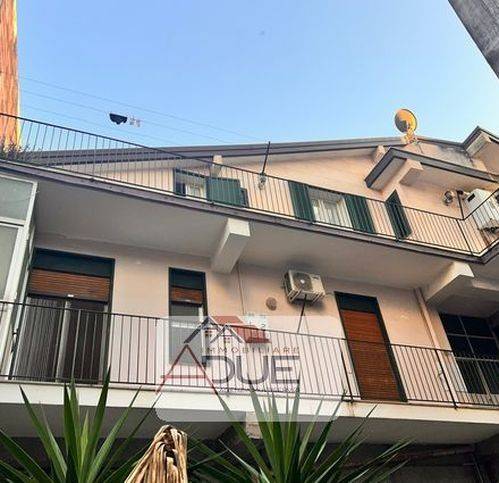appartamento in vendita a Paternò in zona Centro Storico