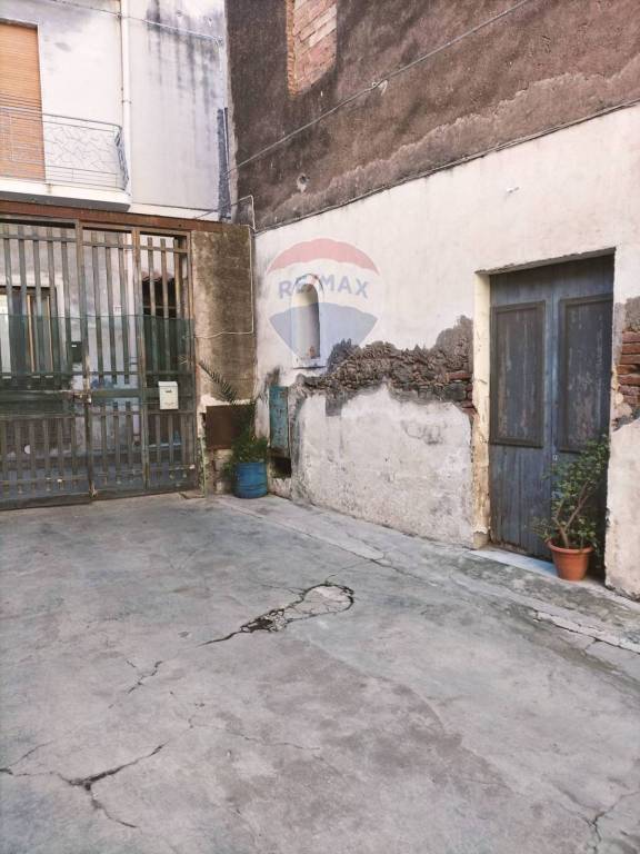 casa indipendente in vendita a Paternò in zona Centro Storico