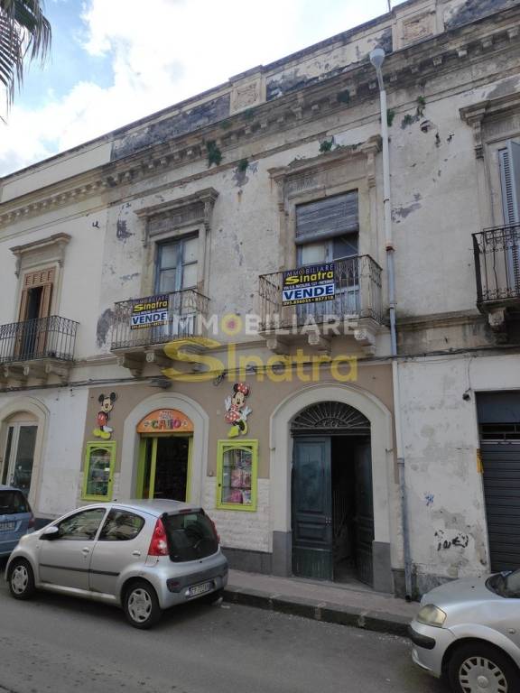 casa indipendente in vendita a Paternò in zona Centro Storico