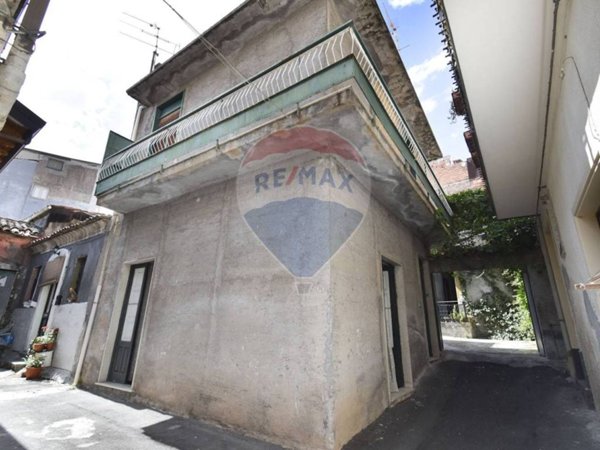 casa indipendente in vendita a Paternò in zona Centro Storico