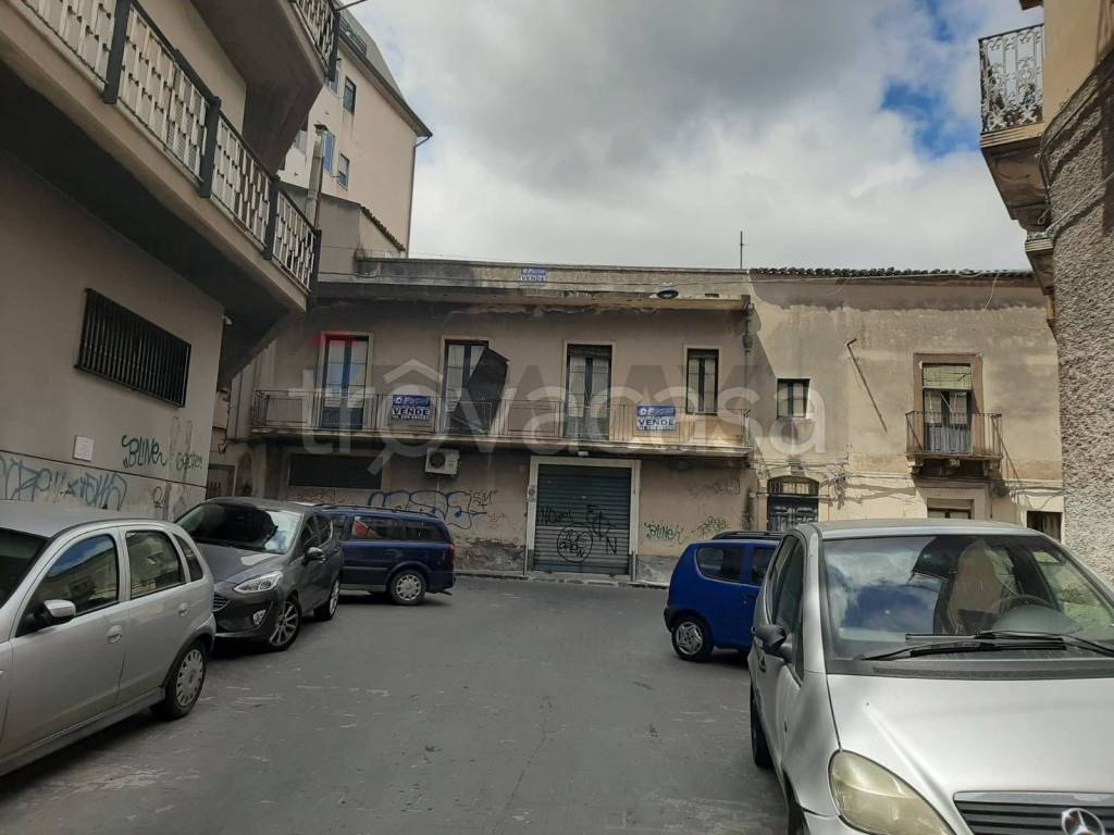 casa indipendente in vendita a Paternò in zona Centro Storico