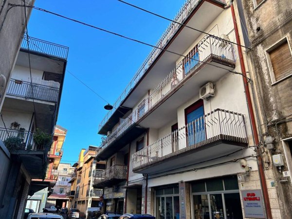 appartamento in vendita a Paternò in zona Centro Storico