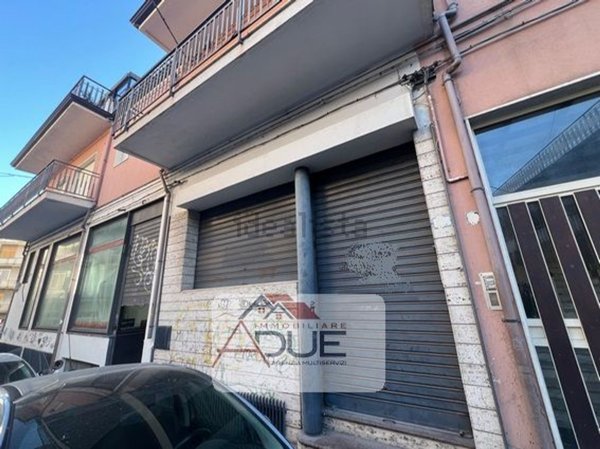 locale commerciale in vendita a Paternò