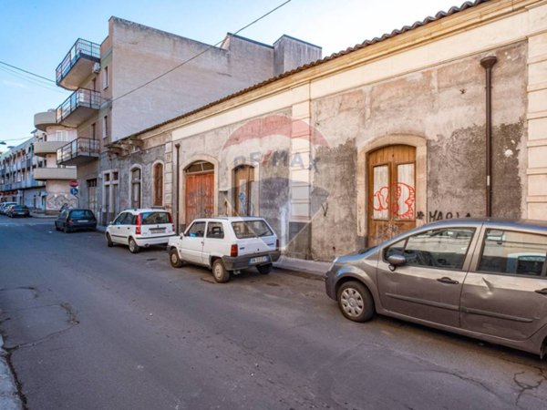 casa indipendente in vendita a Paternò