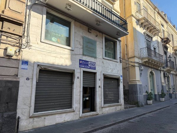 negozio in vendita a Paternò in zona Centro Storico