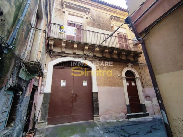 casa indipendente in vendita a Paternò in zona Centro Storico