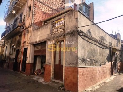 casa indipendente in vendita a Paternò in zona Centro Storico