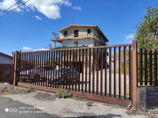 locale di sgombero in vendita a Paternò