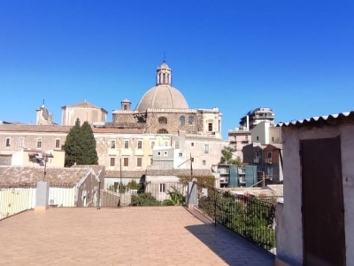appartamento in vendita a Paternò in zona Centro Storico