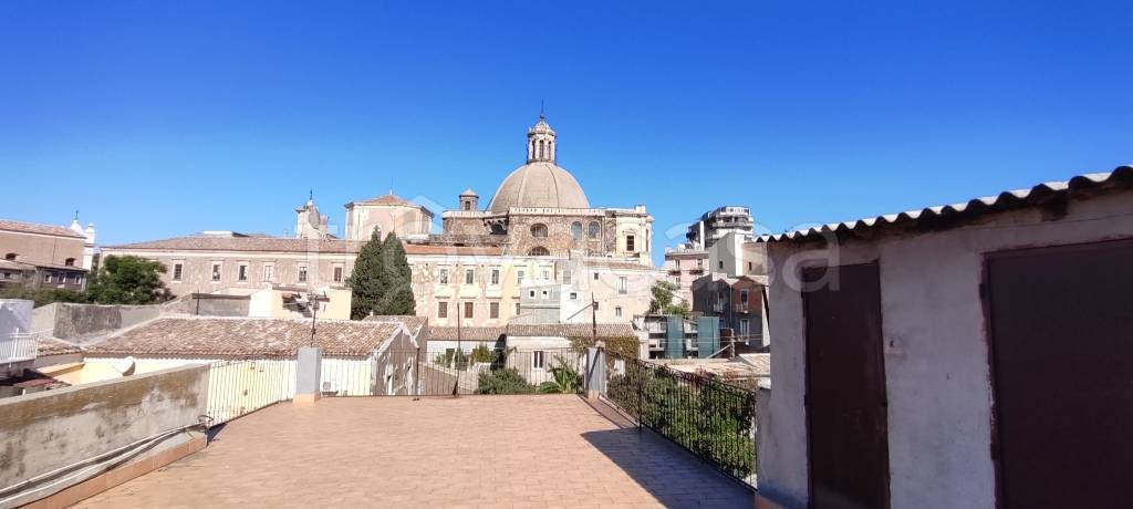 appartamento in vendita a Paternò in zona Centro Storico