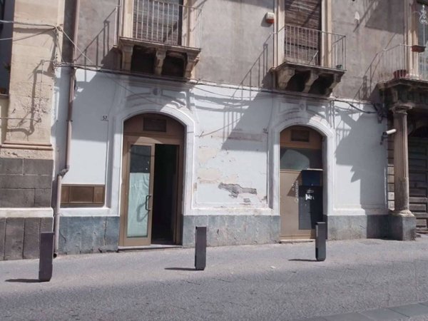 negozio in vendita a Paternò in zona Centro Storico