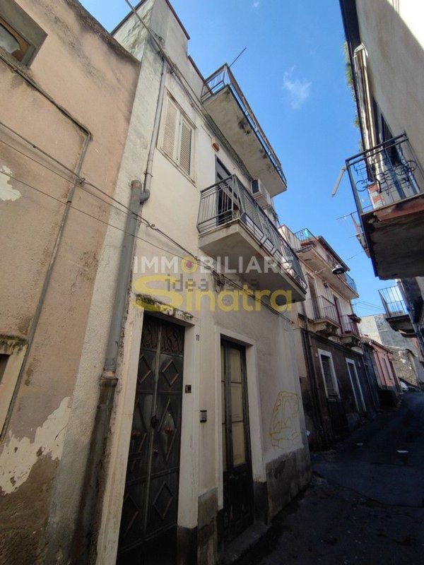 casa indipendente in vendita a Paternò in zona Centro Storico