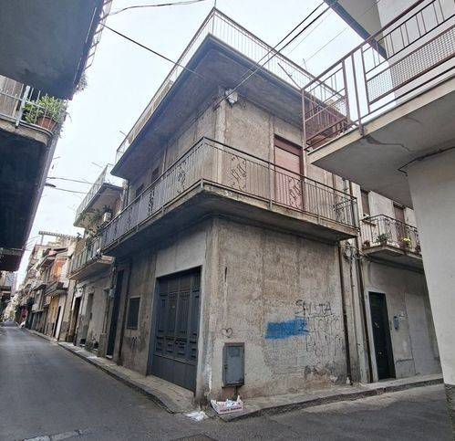 casa indipendente in vendita a Paternò