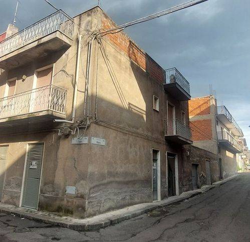 casa indipendente in vendita a Paternò