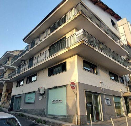 intera palazzina in vendita a Paternò