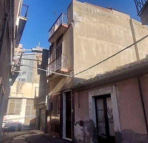 casa indipendente in vendita a Paternò in zona Centro Storico