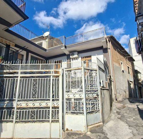 casa indipendente in vendita a Paternò