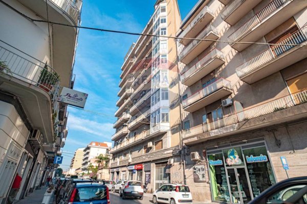 appartamento in vendita a Paternò in zona Centro Storico
