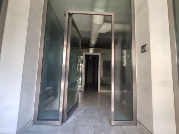 locale commerciale in vendita a Paternò