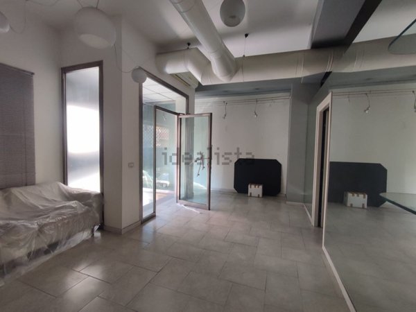 locale commerciale in vendita a Paternò