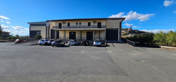 locale di sgombero in vendita a Paternò