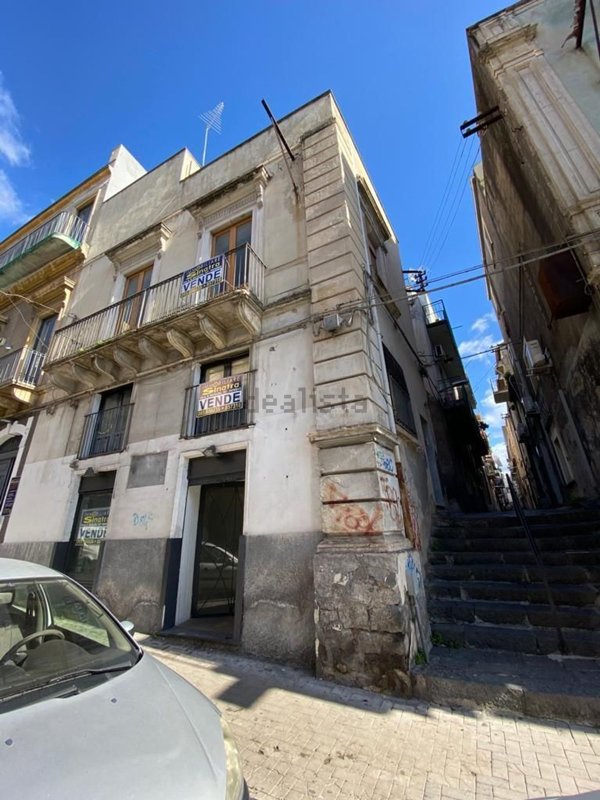 appartamento in vendita a Paternò in zona Centro Storico