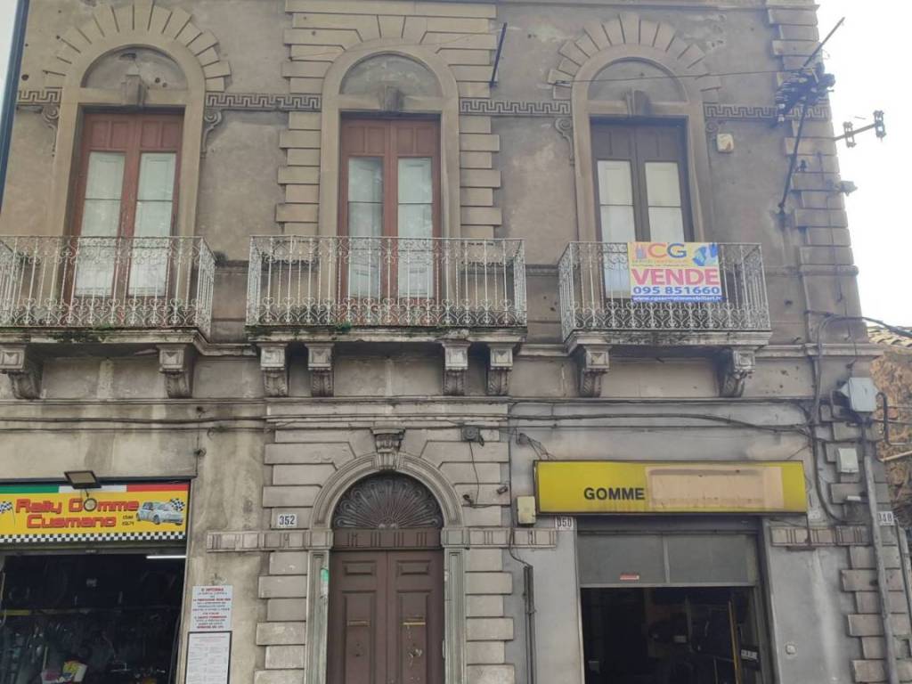 appartamento in vendita a Paternò in zona Centro Storico