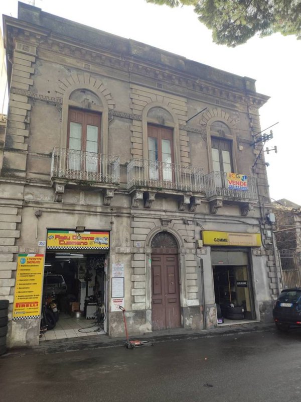 appartamento in vendita a Paternò in zona Centro Storico