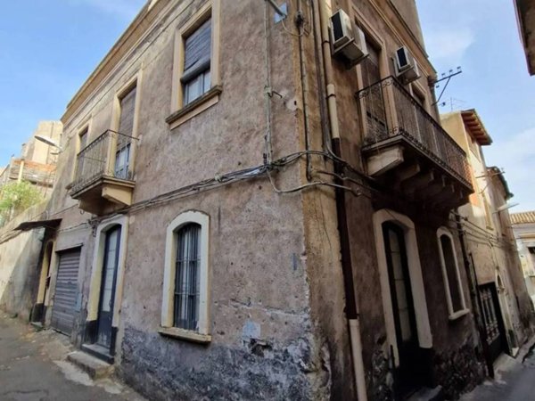 casa indipendente in vendita a Paternò in zona Centro Storico