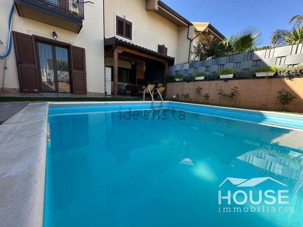 casa indipendente in vendita a Paternò in zona Centro Storico