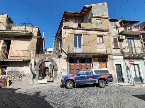 casa indipendente in vendita a Paternò in zona Centro Storico