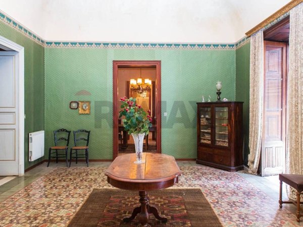 casa indipendente in vendita a Paternò in zona Centro Storico