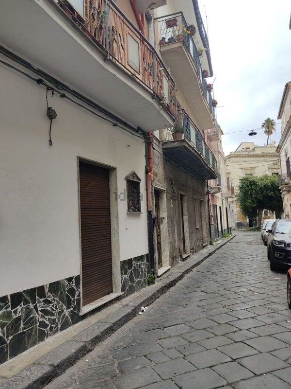 appartamento in vendita a Paternò in zona Centro Storico