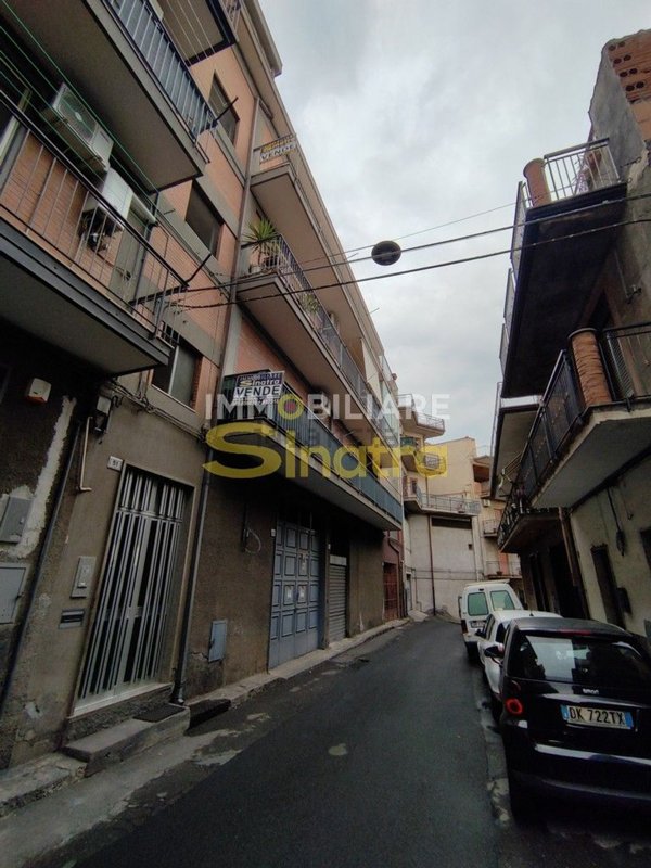 appartamento in vendita a Paternò in zona Centro Storico