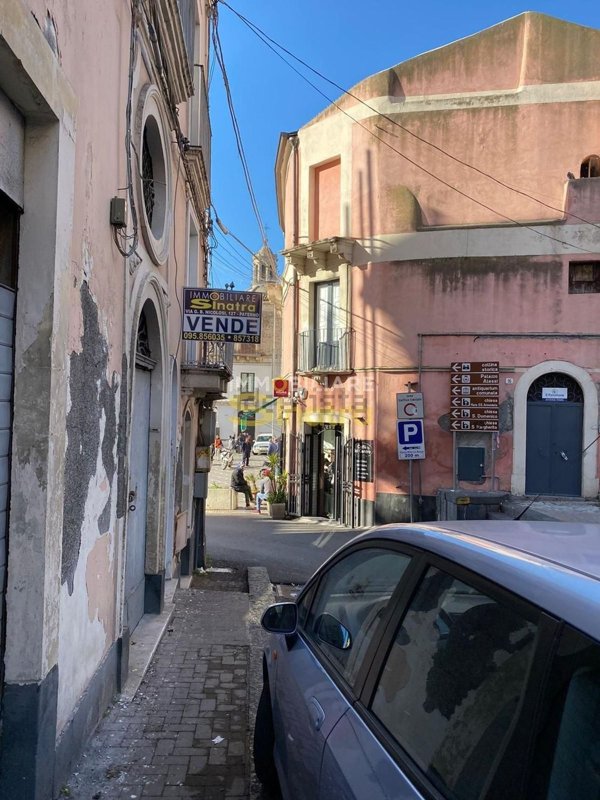 appartamento in vendita a Paternò in zona Centro Storico
