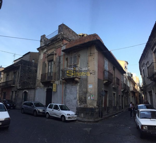 appartamento in vendita a Paternò in zona Centro Storico