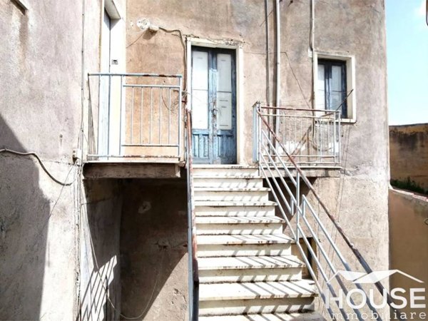 appartamento in vendita a Paternò in zona Centro Storico