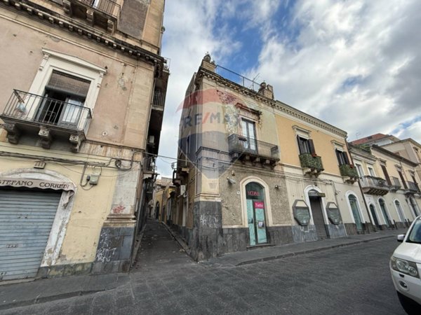 casa indipendente in vendita a Paternò in zona Centro Storico