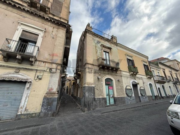 casa semindipendente in vendita a Paternò in zona Centro Storico