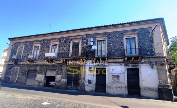 appartamento in vendita a Paternò in zona Centro Storico