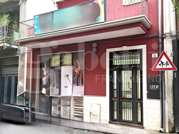 locale commerciale in vendita a Paternò