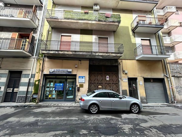 appartamento in vendita a Paternò in zona Centro Storico