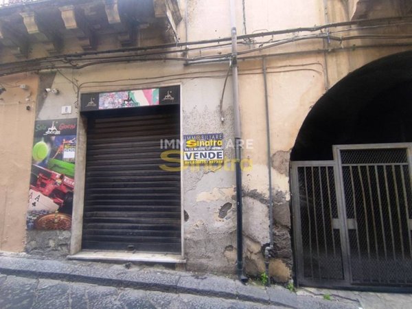 negozio in vendita a Paternò in zona Centro Storico