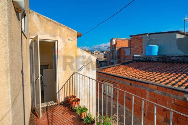 casa indipendente in vendita a Paternò in zona Centro Storico