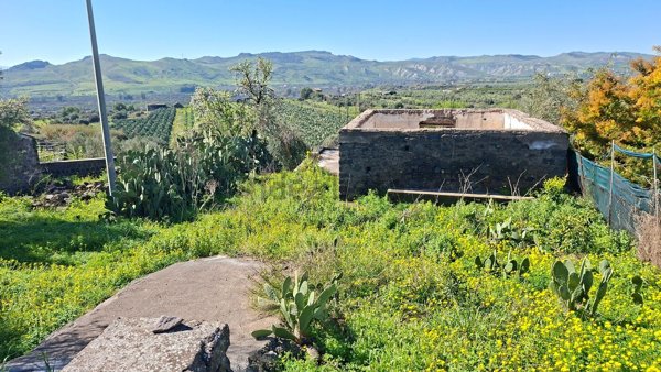 casa semindipendente in vendita a Paternò