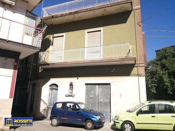 casa indipendente in vendita a Paternò